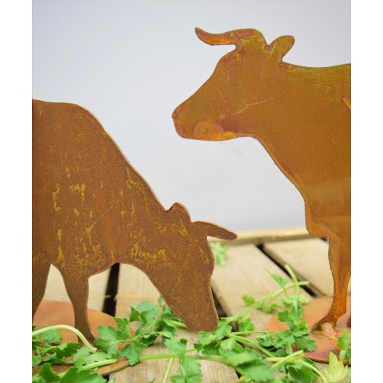dekorative Edelrost Mini Kuh fressend auf Platte - Höhe 14 cm